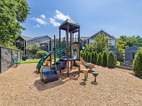 4th image of 1202 Crescent Dr #1739