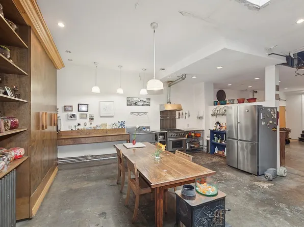 210 24th St, Brooklyn, NY 11232