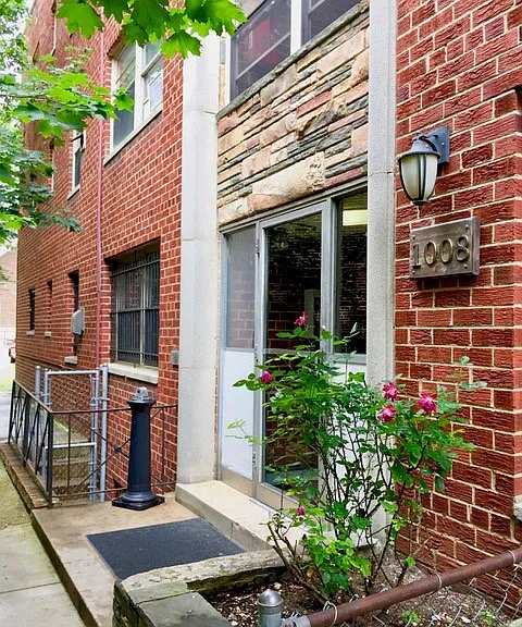 Monroe St NW — Photo 1