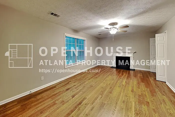 4 bed, 2.5 bath, 2030 sqft, $2,275 — Photo 3