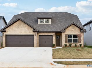 1116 Striker Ln, Harvest, AL 35749