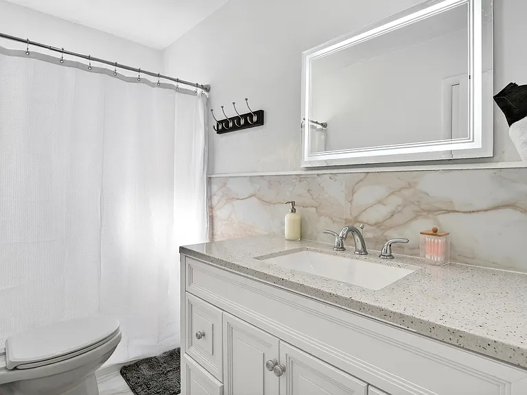 1761 NE 55th St #1 — Photo 24