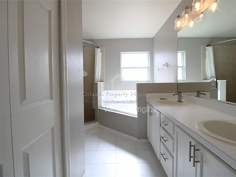 464 Briar Bay Cir — Photo 17