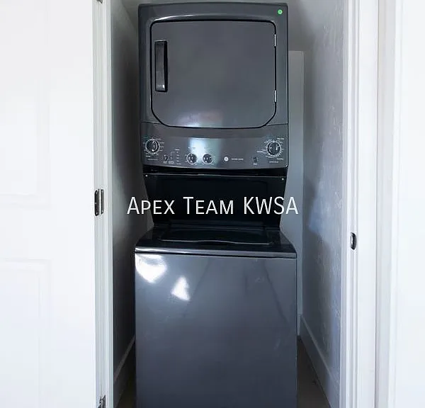 2627 E Grant Rd #8 — Photo 18