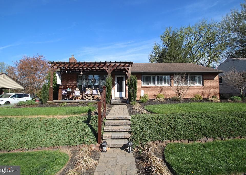 1st image of 523 E Hummelstown St