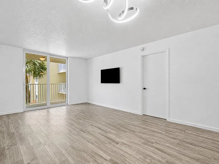 2929 S Ocean Blvd #2120 — Photo 3