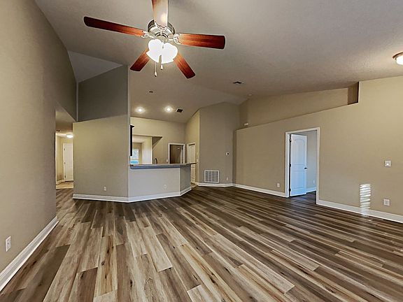 3rd image of 266 Maudehelen St