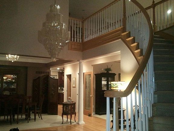 2nd image of 1370 Valley Crest Ct