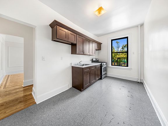 3rd image of 22-5 37th St #2J
