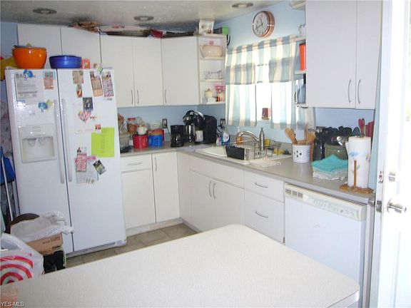 4th image of 9906 Oakwood Dr