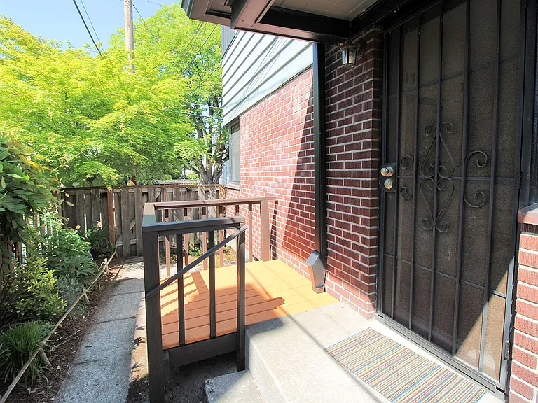 2406 NW Overton St #5 — Photo 28