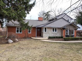 2487 Highmoor Rd, Highland Park, IL 60035