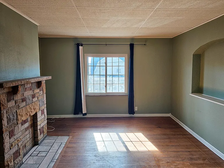 124 W Eugene Ave #1 — Photo 2