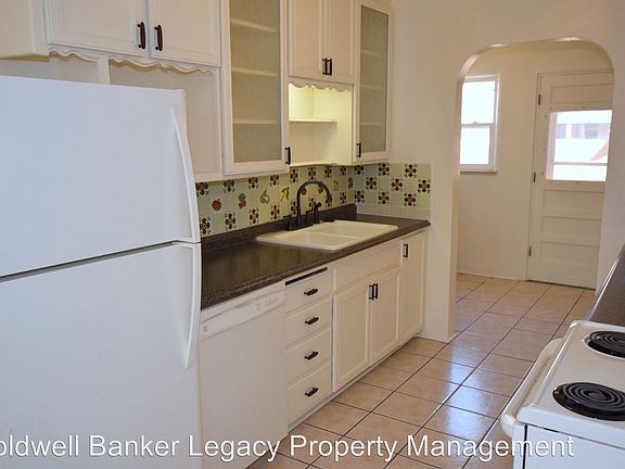 4th image of 316 1/2 Monroe St NE