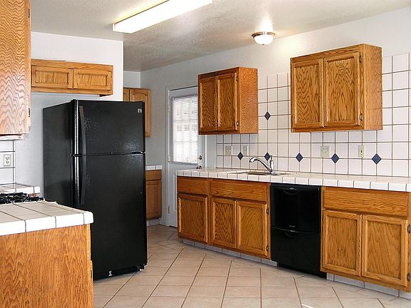 3rd image of 794 S Orchard Ave