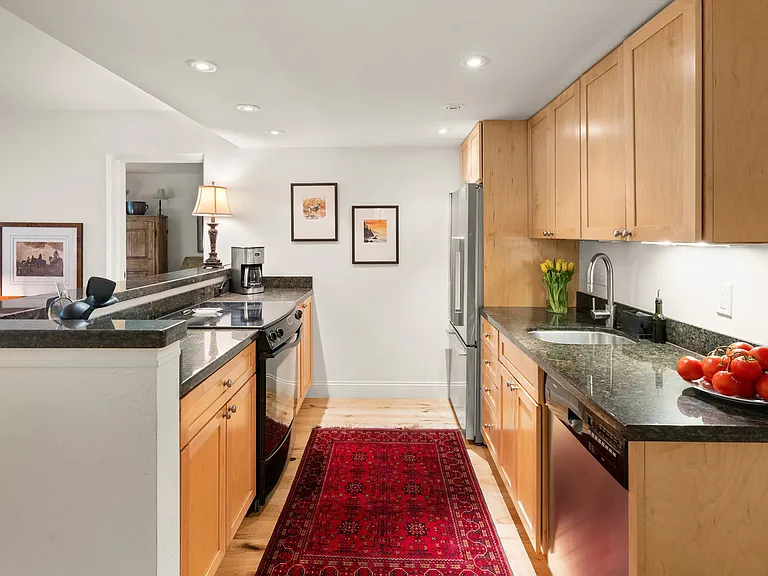 412 Vine St #412 — Photo 9