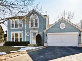334 N Fiore Pkwy, Vernon Hills, IL 60061