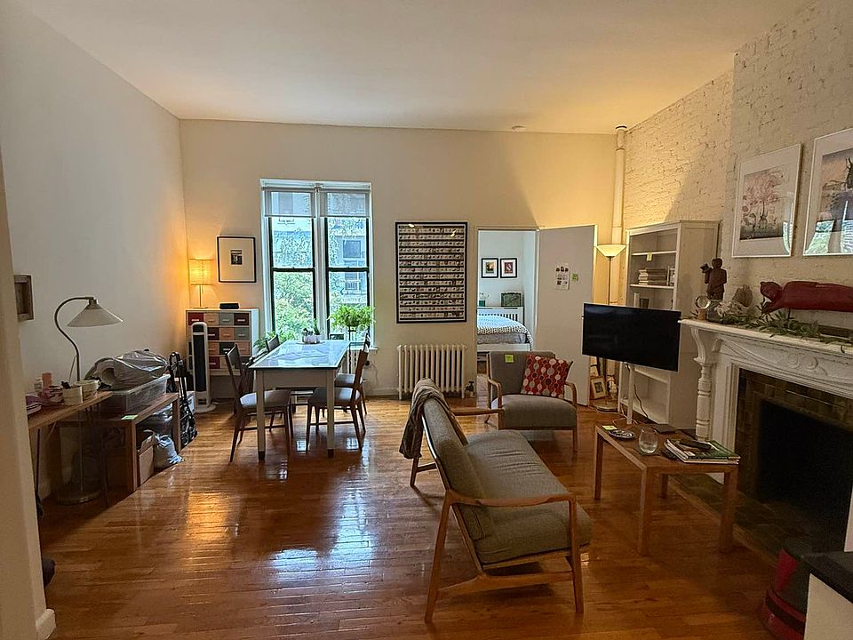 2nd image of 28 W 83rd St APT 6