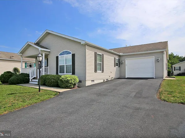 9 Millard Dr, Annville, PA 17003