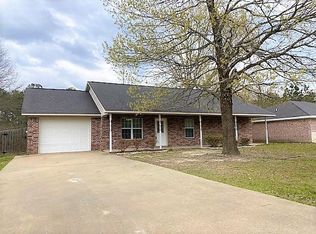 169 Meadow Brook Dr, Lufkin, TX 75904