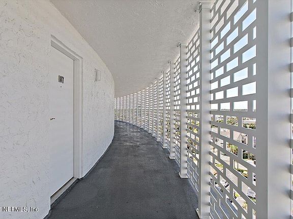4th image of 1601 OCEAN Drive S #807
