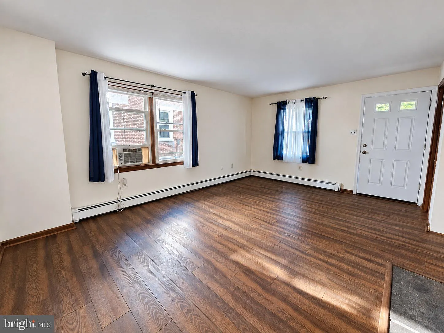 3 bed, 2.5 bath, 1600 sqft, $2,800 — Photo 3