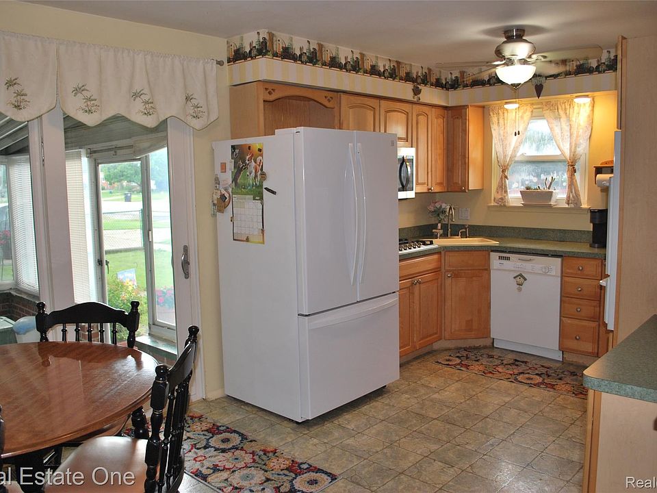 32759 Birchwood St, photo 14