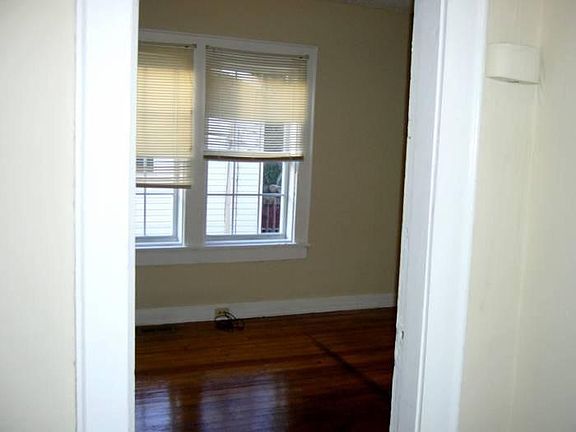 5th image of 1815 Woodbine Ave