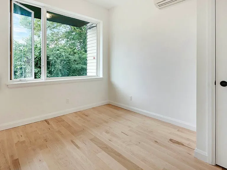 316 Evergreen Ave #2A — Photo 3