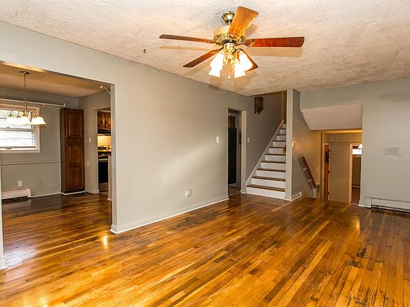 5th image of 412 Bryanwood Pkwy