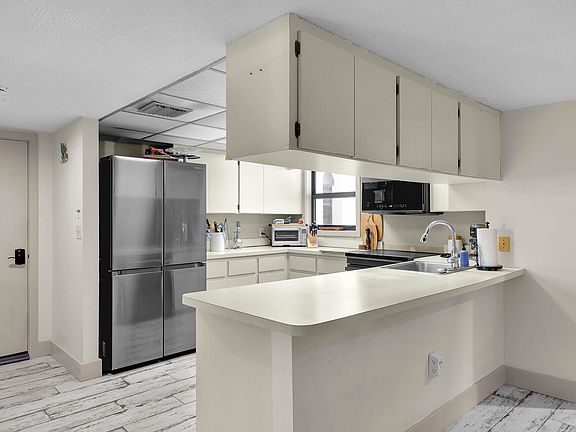 2nd image of 1998 Overseas Hwy APT 24A