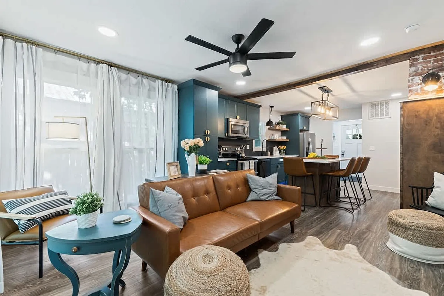 2 bed, 1.0 bath, $3,581 — Photo 1