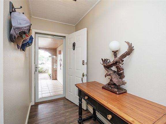 4th image of 542 Vega Dr