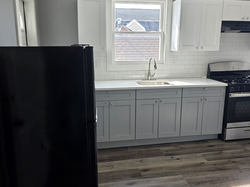 1st image of 227 2nd St Floor 3