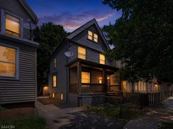12 Clifford St, East Orange City, NJ 07018