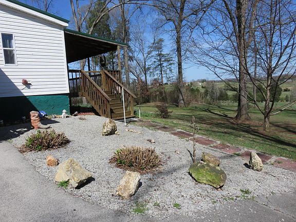 3rd image of 319 Sunnyside Rd