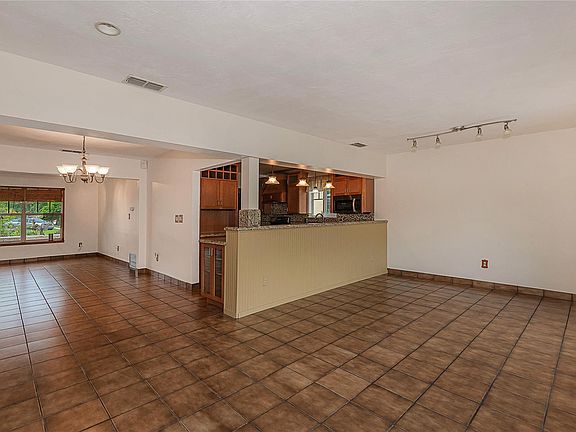 4th image of 2121 NW 119 Avenue