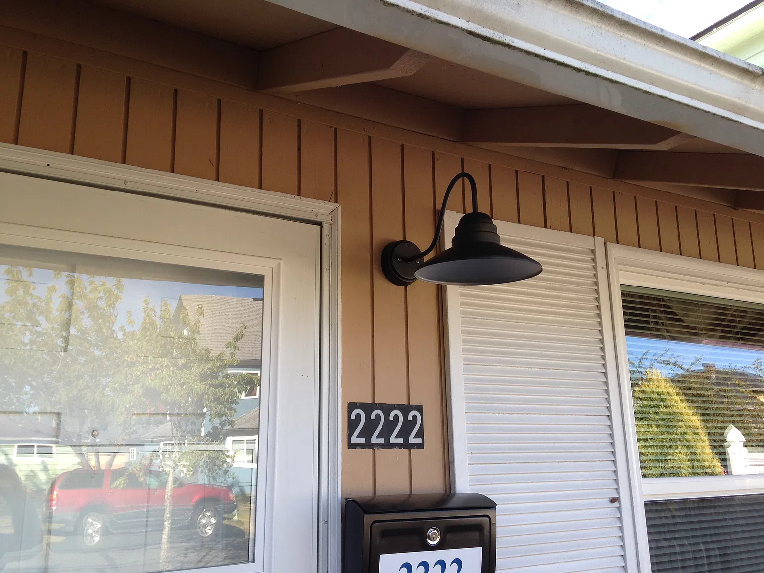 3 bed, 1000 sqft, $2,300 — Photo 3