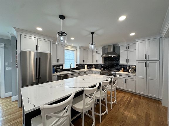 2nd image of 34 Pond St