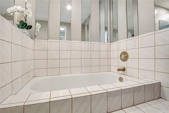 2045 W Sycamore Ave — Photo 27