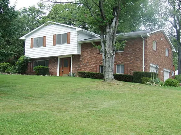 Glengary Dr, Greensburg, PA 15601