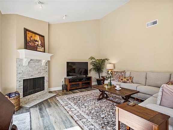 4th image of 665 N Beau Chene Dr APT 18