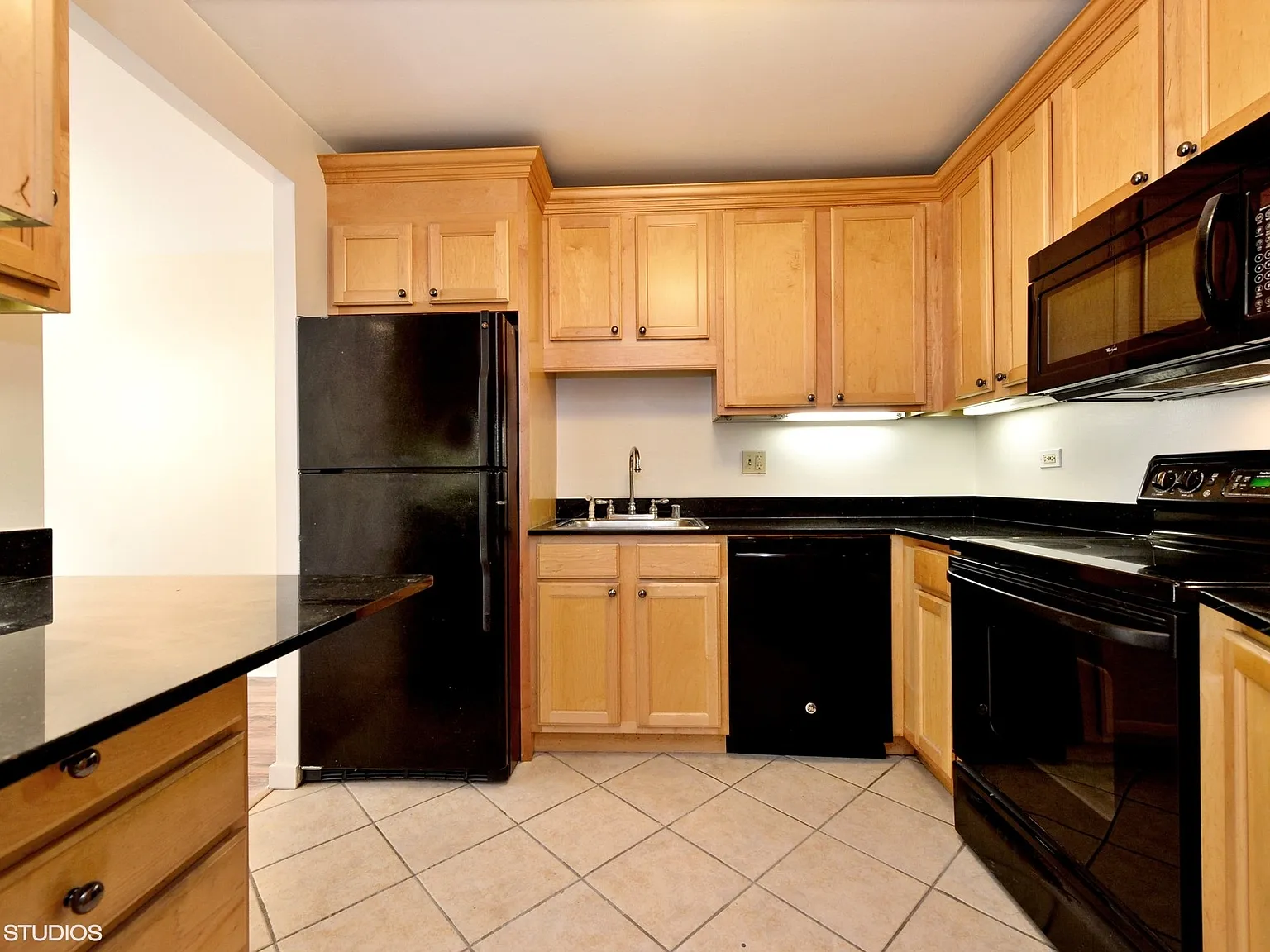 2 bed, 1200 sqft, $3,500 — Photo 4