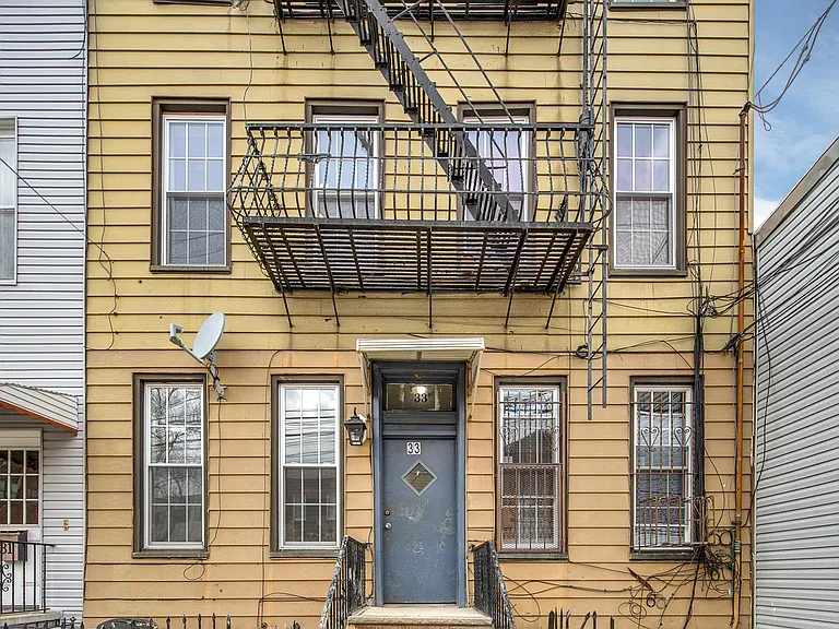 33 Hancock Ave #3R — Photo 11