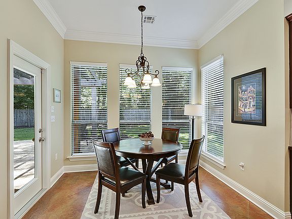 4th image of 239 Autumn Woods Dr
