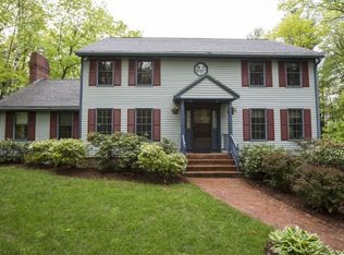 9 Darrow Way, Londonderry, NH 03053