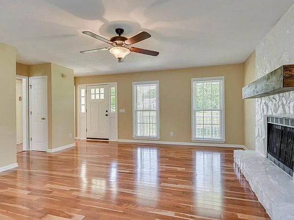 5th image of 1233 Wire Rd