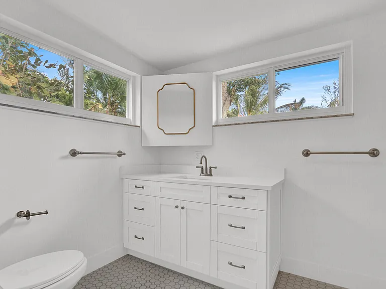 601 Paulina Rd — Photo 18
