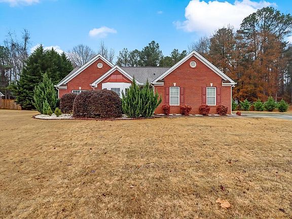 4th image of 164 Blue Grass Dr