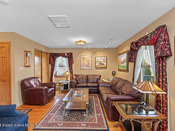 5th image of 78 Kissel Ave